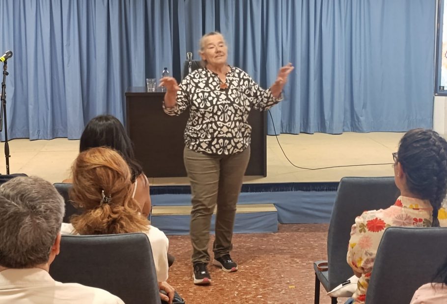 El Casino de Gáldar acogió la conferencia de Isabel Hidalgo sobre el cultivo de la bicacarera