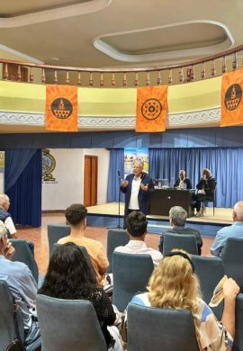 Pedro Reyes y Paco Guedes presentan en el Casino de Gáldar las claves de la investigación sobre la ‘Operación Paraíso|”
