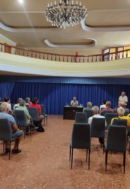 El Casino de Gáldar reúne a representantes del fútbol galdense en una tertulia sobre su historia